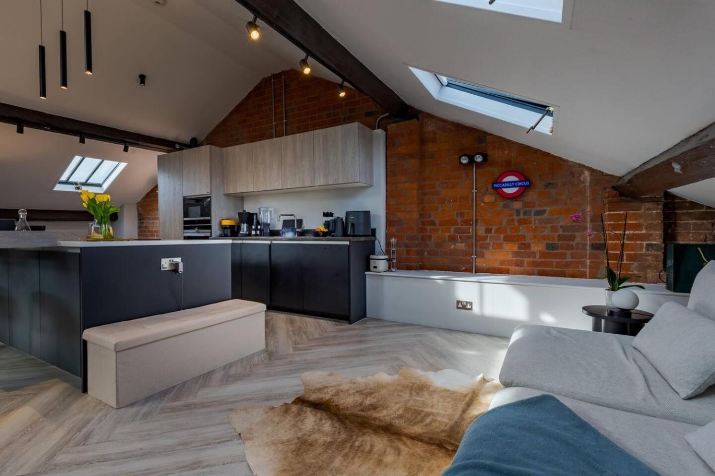 Apartment Pass The Keys Exquisite Penthouse Loft Jewellery Q Wparking *