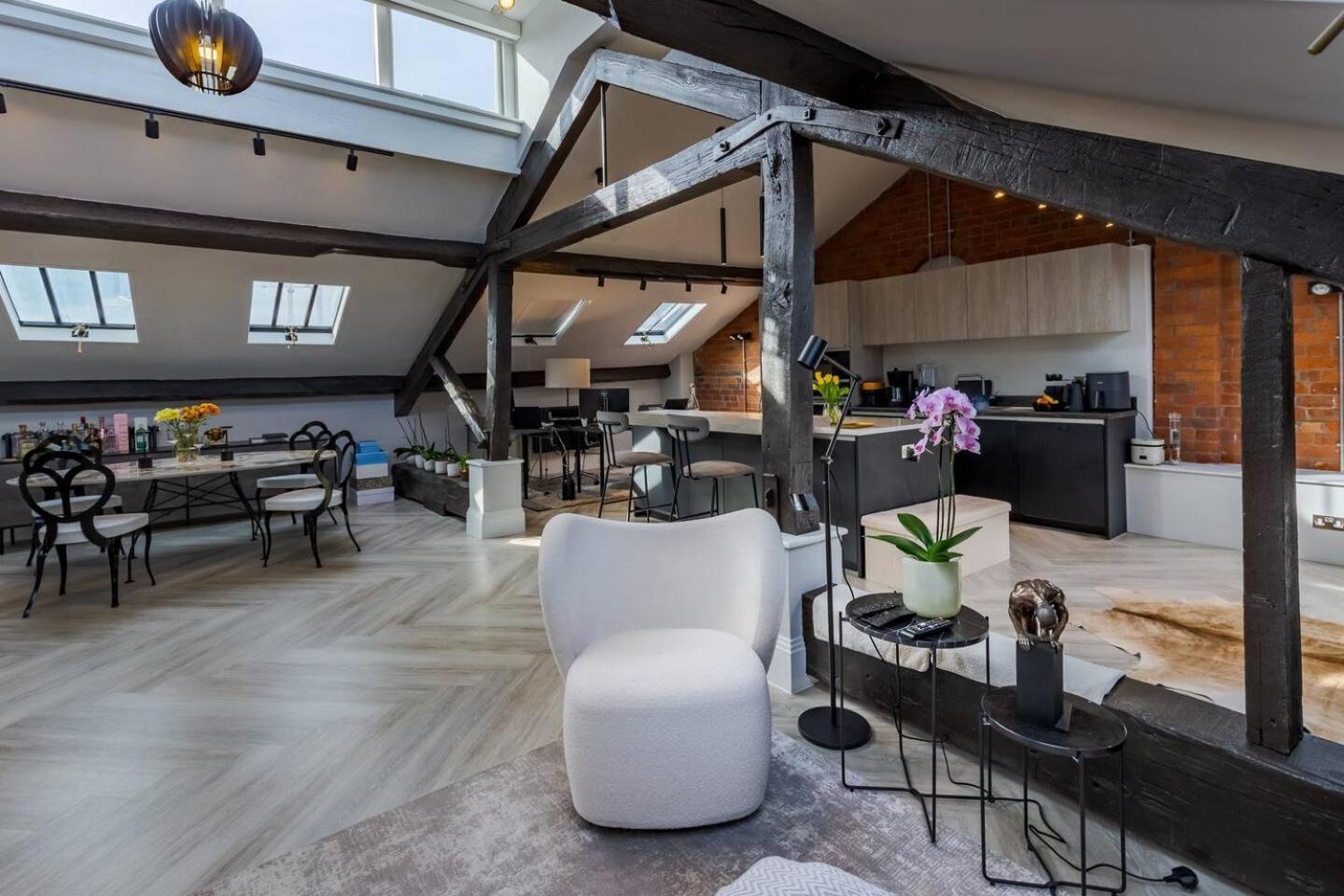 Pass The Keys Exquisite Penthouse Loft Jewellery Q Wparking * Birmingham