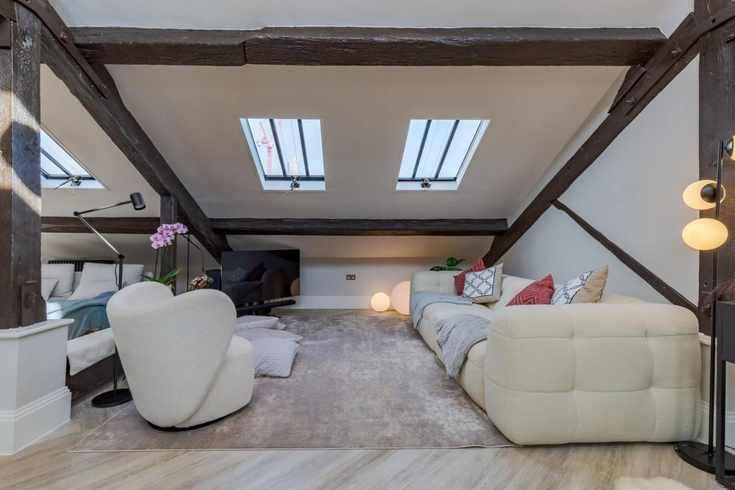 Pass The Keys Exquisite Penthouse Loft Jewellery Q Wparking Apartment