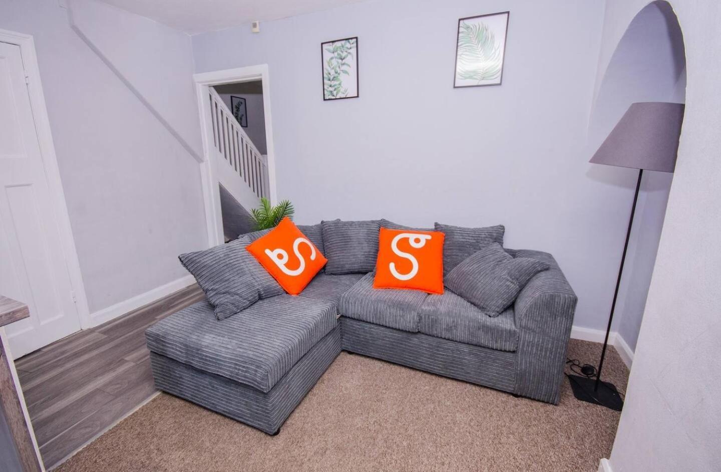 Homestay & With Free Breakfast And Driveway Parking Birmingham