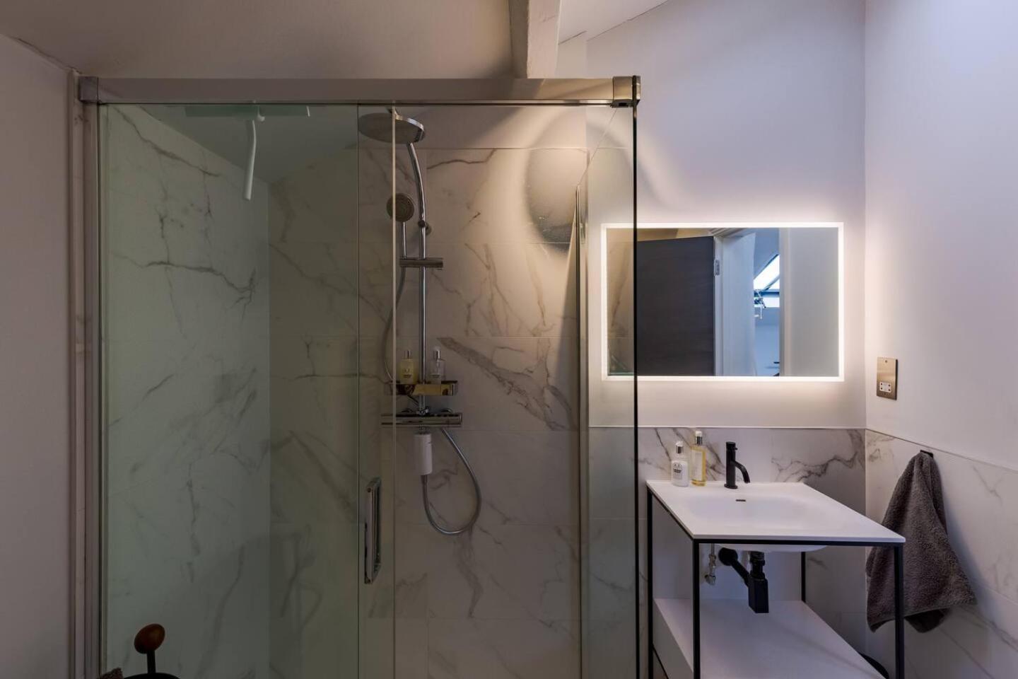 Pass The Keys Exquisite Penthouse Loft Jewellery Q Wparking *