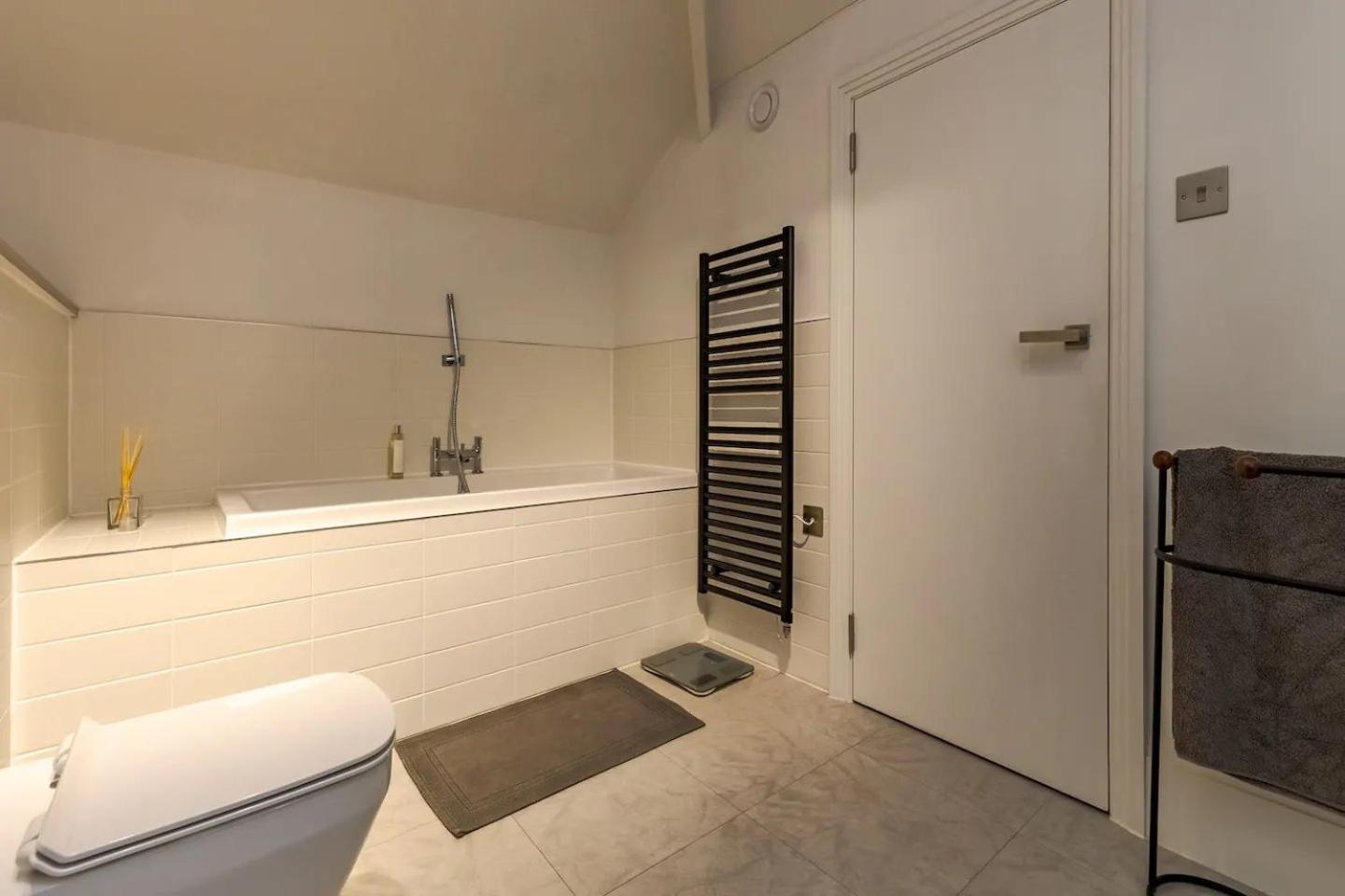 Pass The Keys Exquisite Penthouse Loft Jewellery Q Wparking Apartment Birmingham