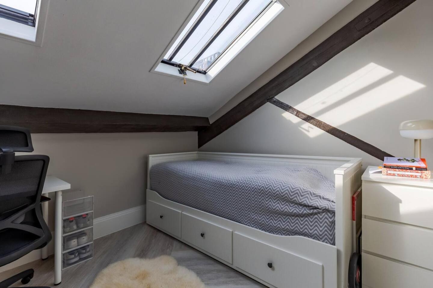 Pass The Keys Exquisite Penthouse Loft Jewellery Q Wparking