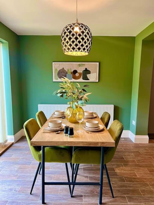 Lemon Drop Wyndale Living Parking Bham Nec Holiday home Birmingham