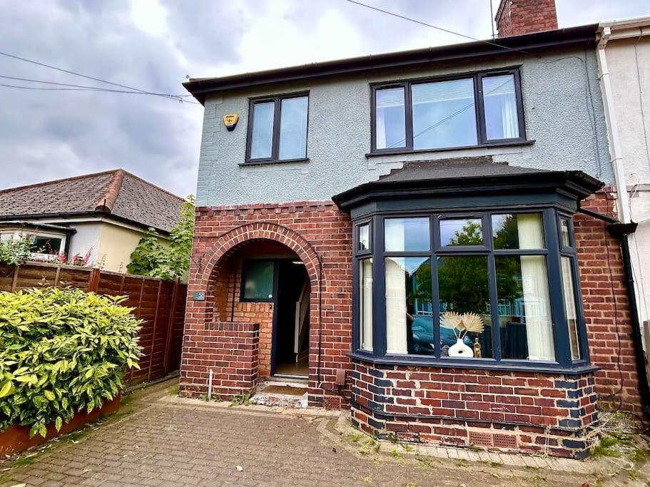 Lemon Drop Wyndale Living Parking Bham Nec Holiday home