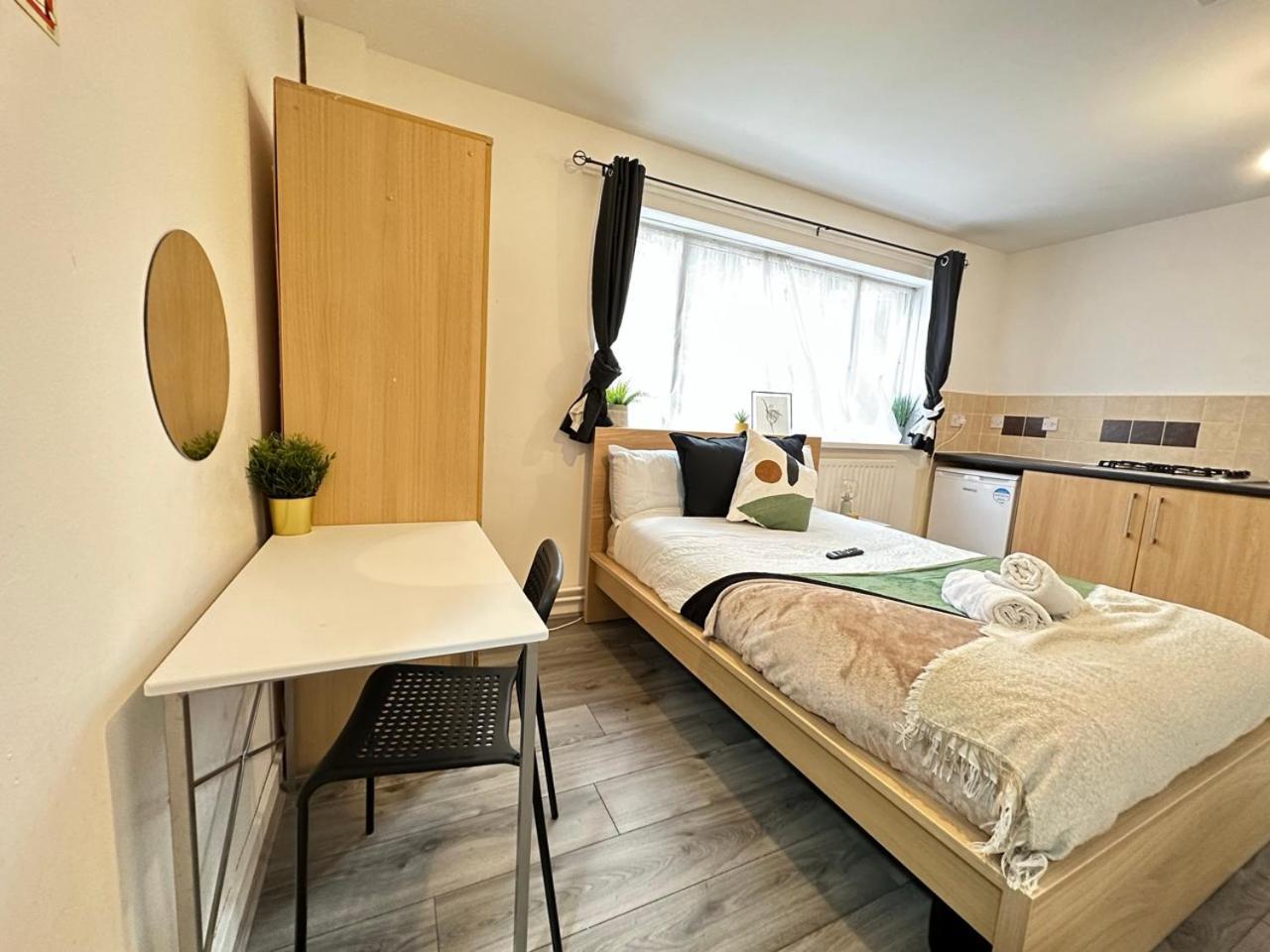 Cozy Urban Retreat Modern 1 Bedroom Apartment