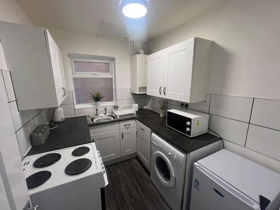 Cosy 1 Bed In - Free Parking, Ulez Free Zone Apartment Birmingham