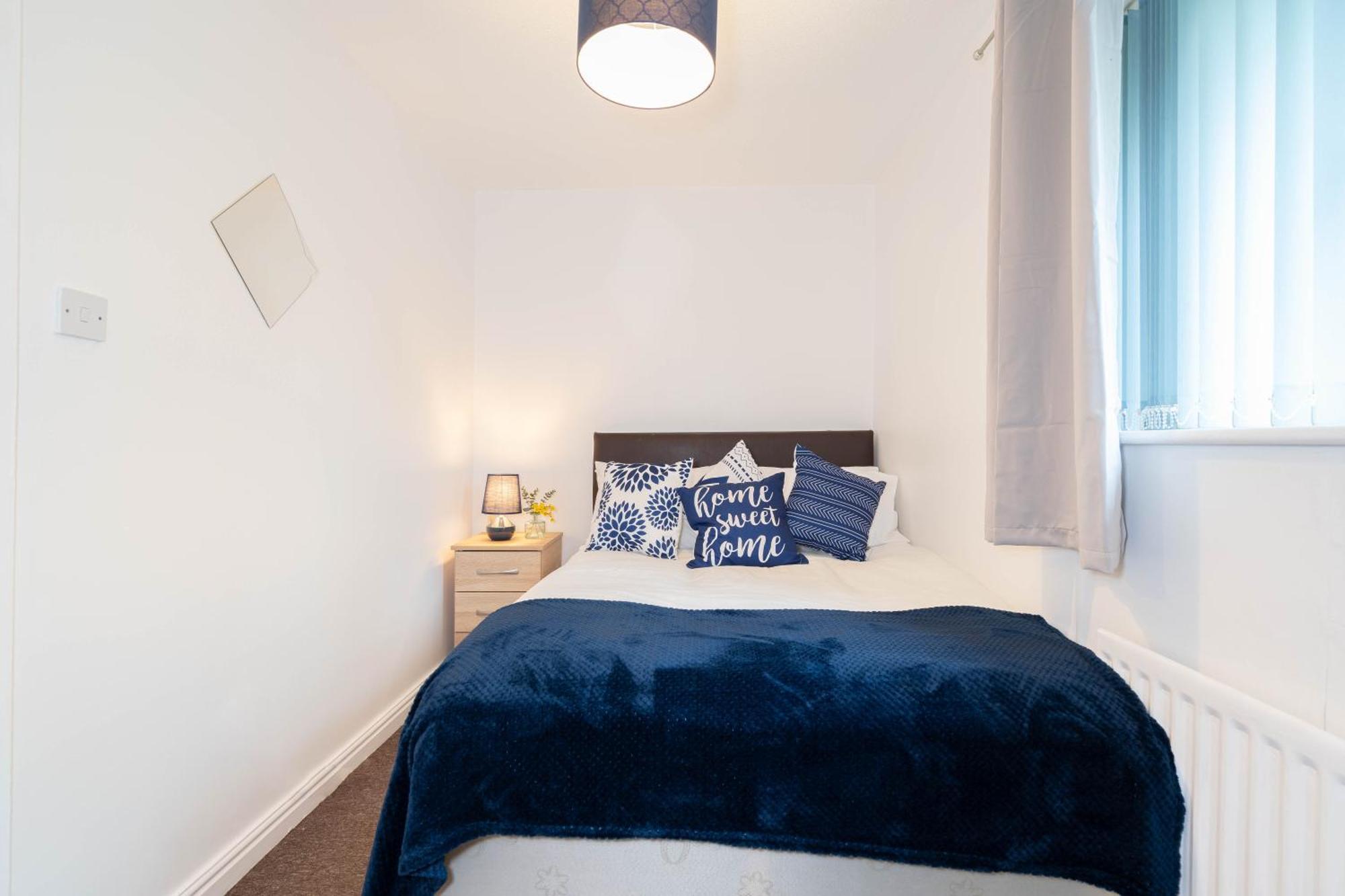 2 Bed House In Digbeth Parking Families Contractor *