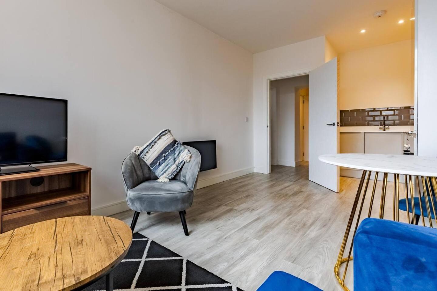 Apartment Pass The Keys Flat 10 - Luxurious 1 Bedroom Haven: Elevate Your Experience *