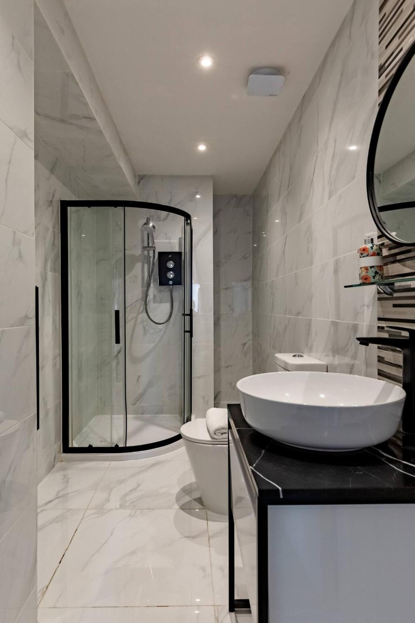 Pass The Keys Flat 10 - Luxurious 1 Bedroom Haven: Elevate Your Experience *