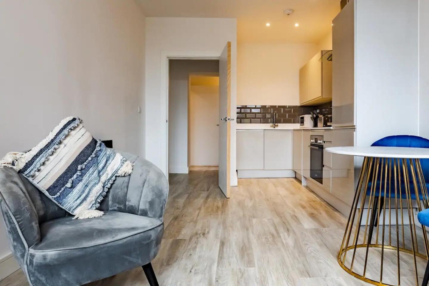 Pass The Keys Flat 10 - Luxurious 1 Bedroom Haven: Elevate Your Experience