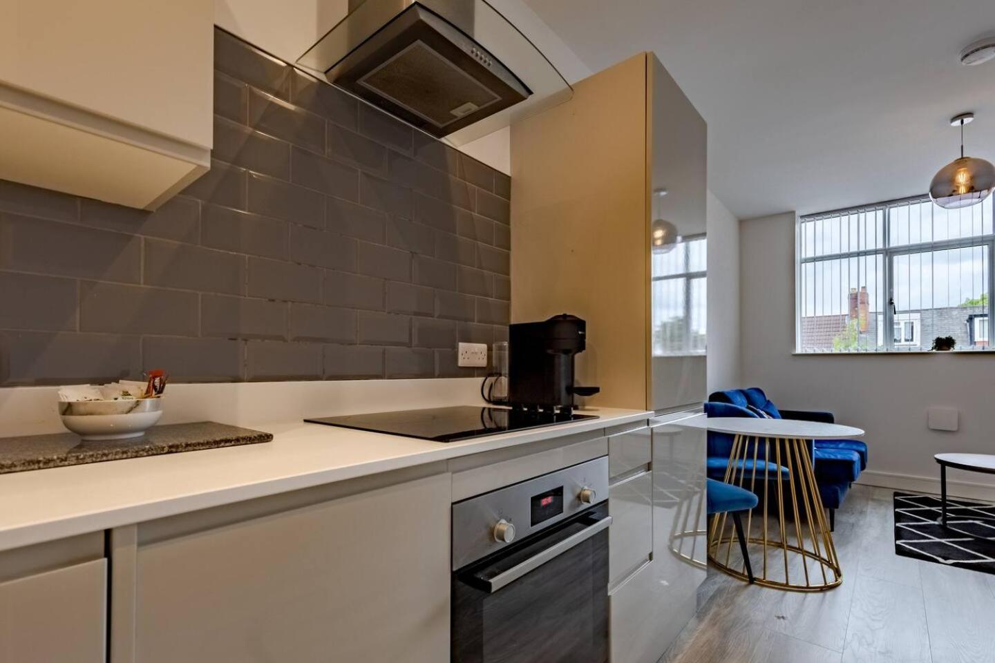 Apartment Pass The Keys Flat 10 - Luxurious 1 Bedroom Haven: Elevate Your Experience