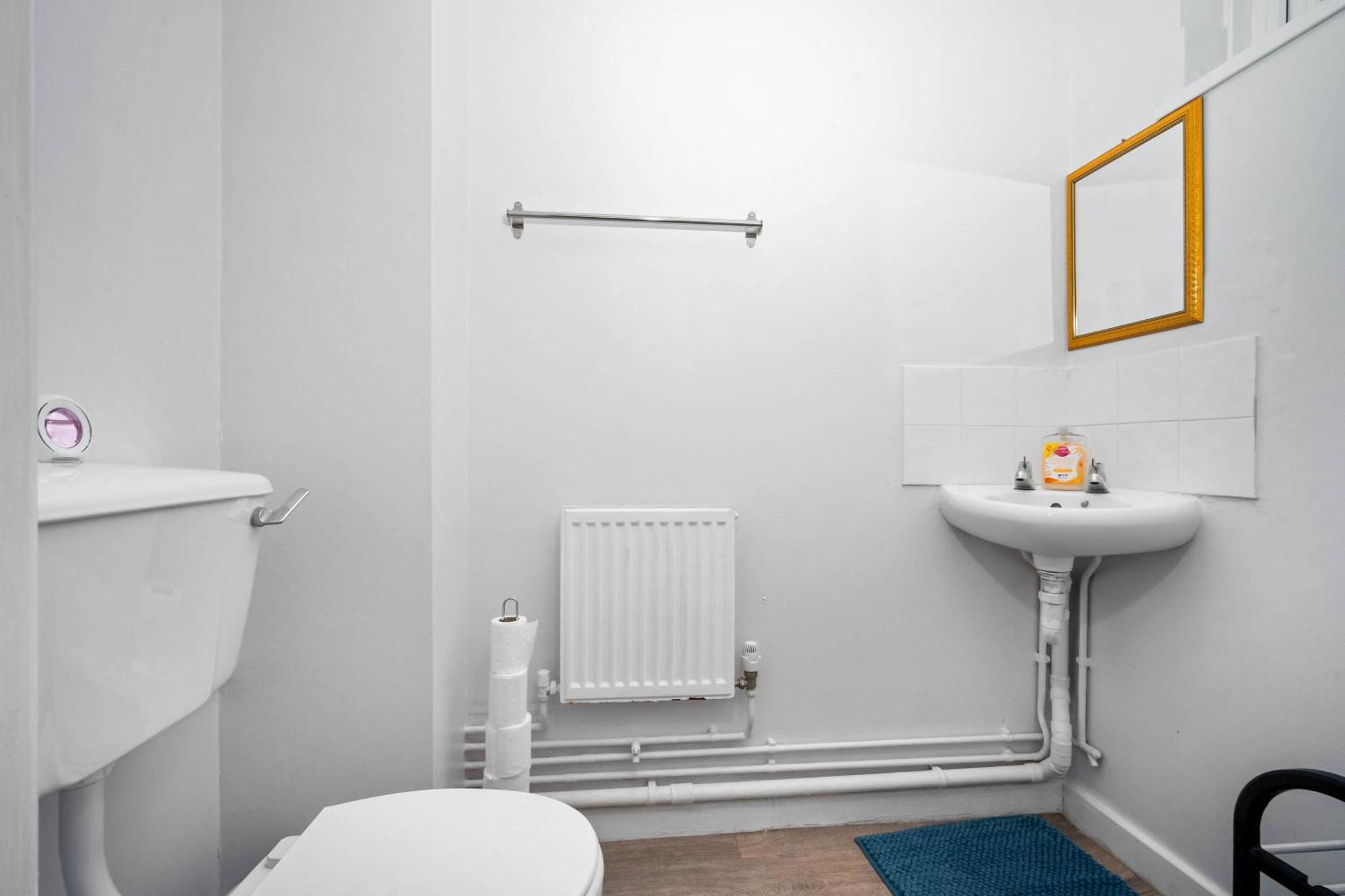 Luxury New House With Free Parking Apartment Birmingham