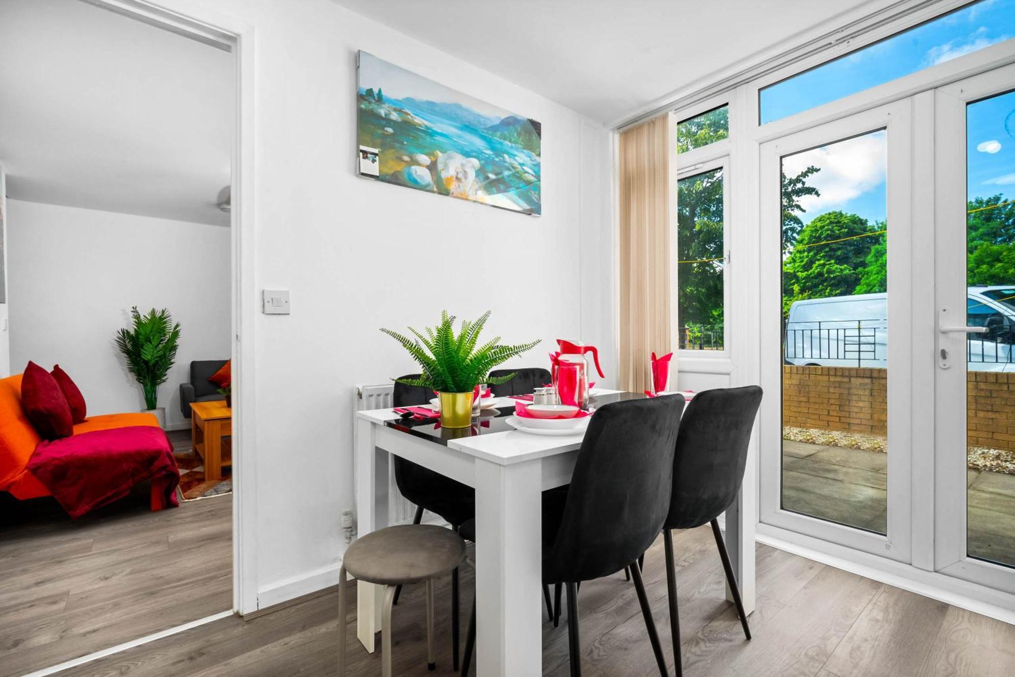 Luxury New House With Free Parking * Birmingham