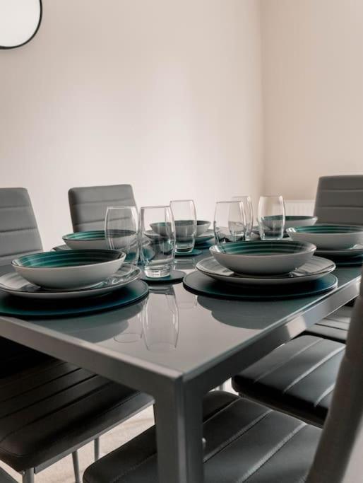 Contractors - Family - Relocators Holiday home