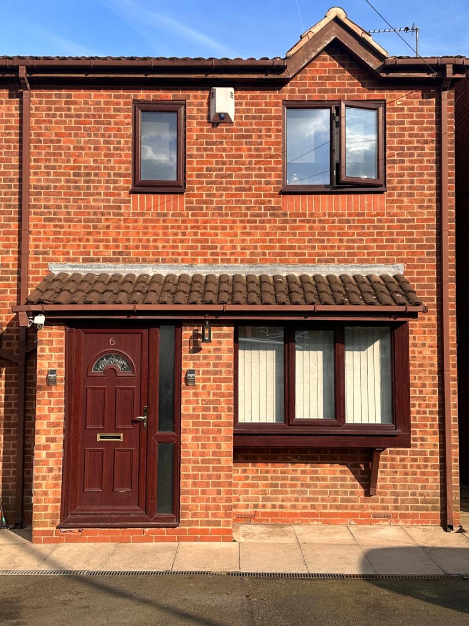 Homestay Spacious Double Near Train Station *