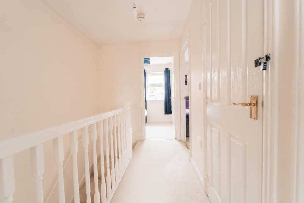 Contractors - Family - Relocators Holiday home Birmingham