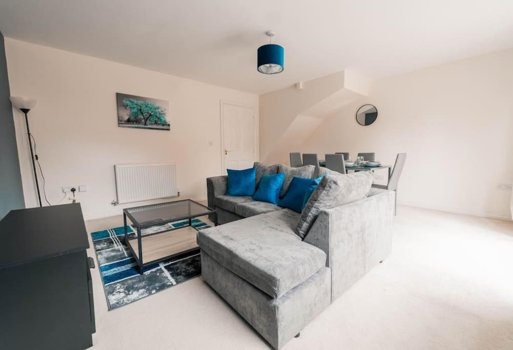 Contractors - Family - Relocators Holiday home