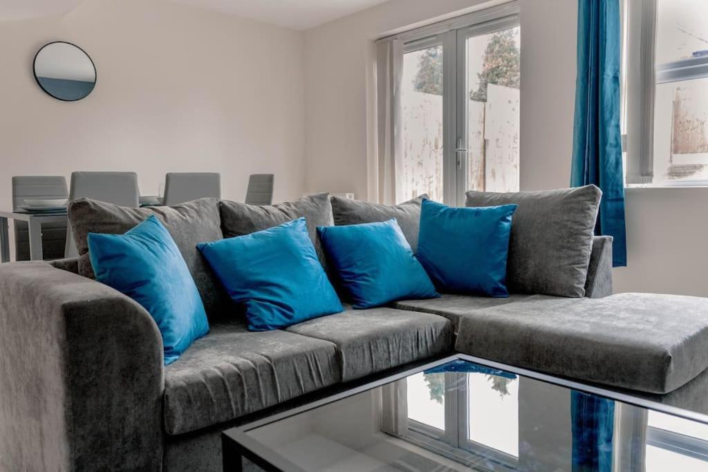 Contractors - Family - Relocators Birmingham