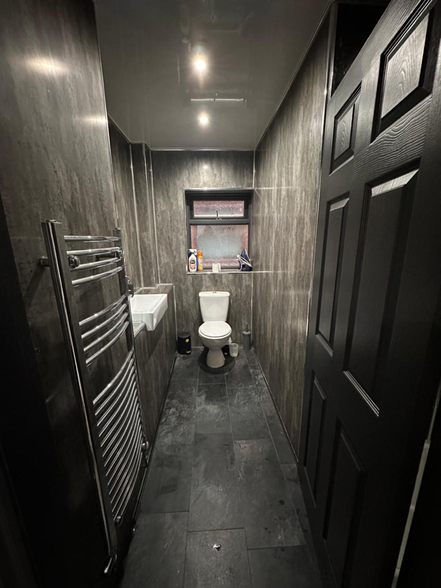 Homestay Spacious Double Near Train Station