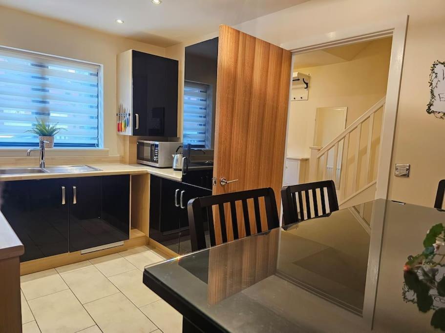 Holiday home House With Secure Free Parking & Garden