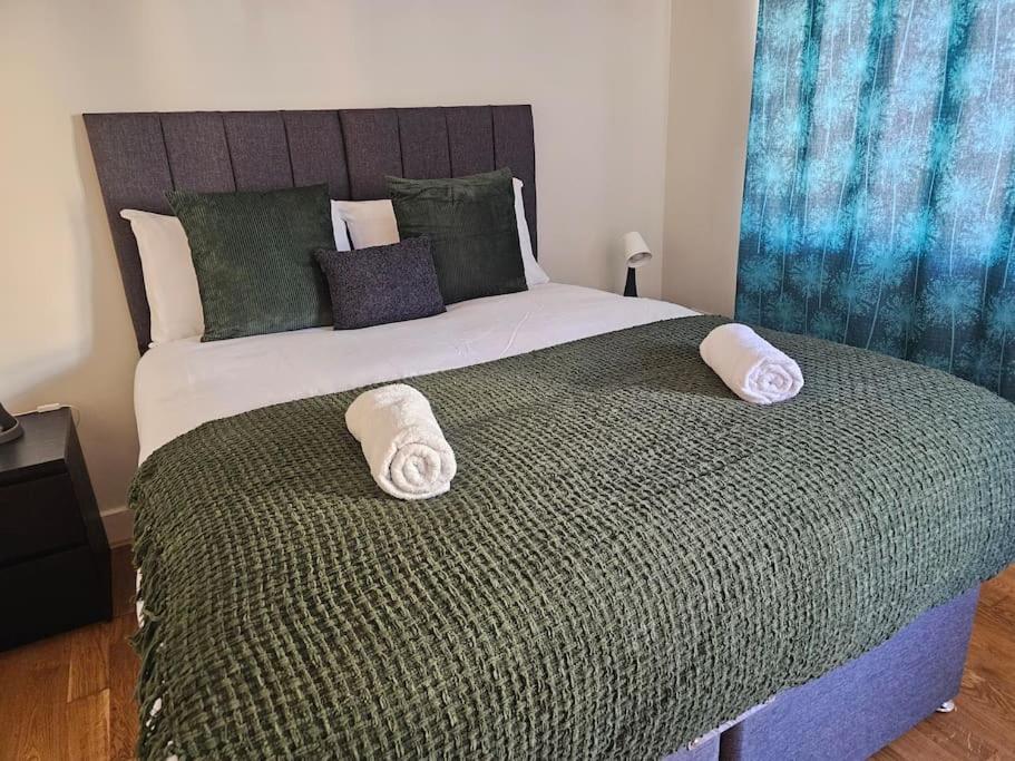 House With Secure Free Parking & Garden * Birmingham