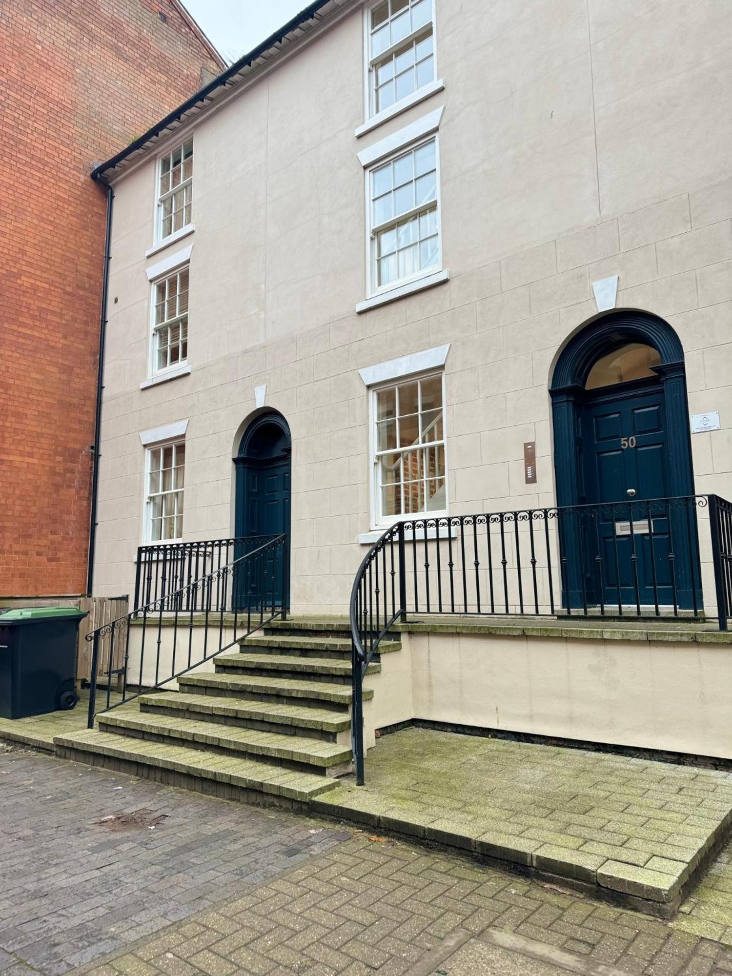 Apartment Osbourne House Pink 2 Bed, 2 And Half Bath
