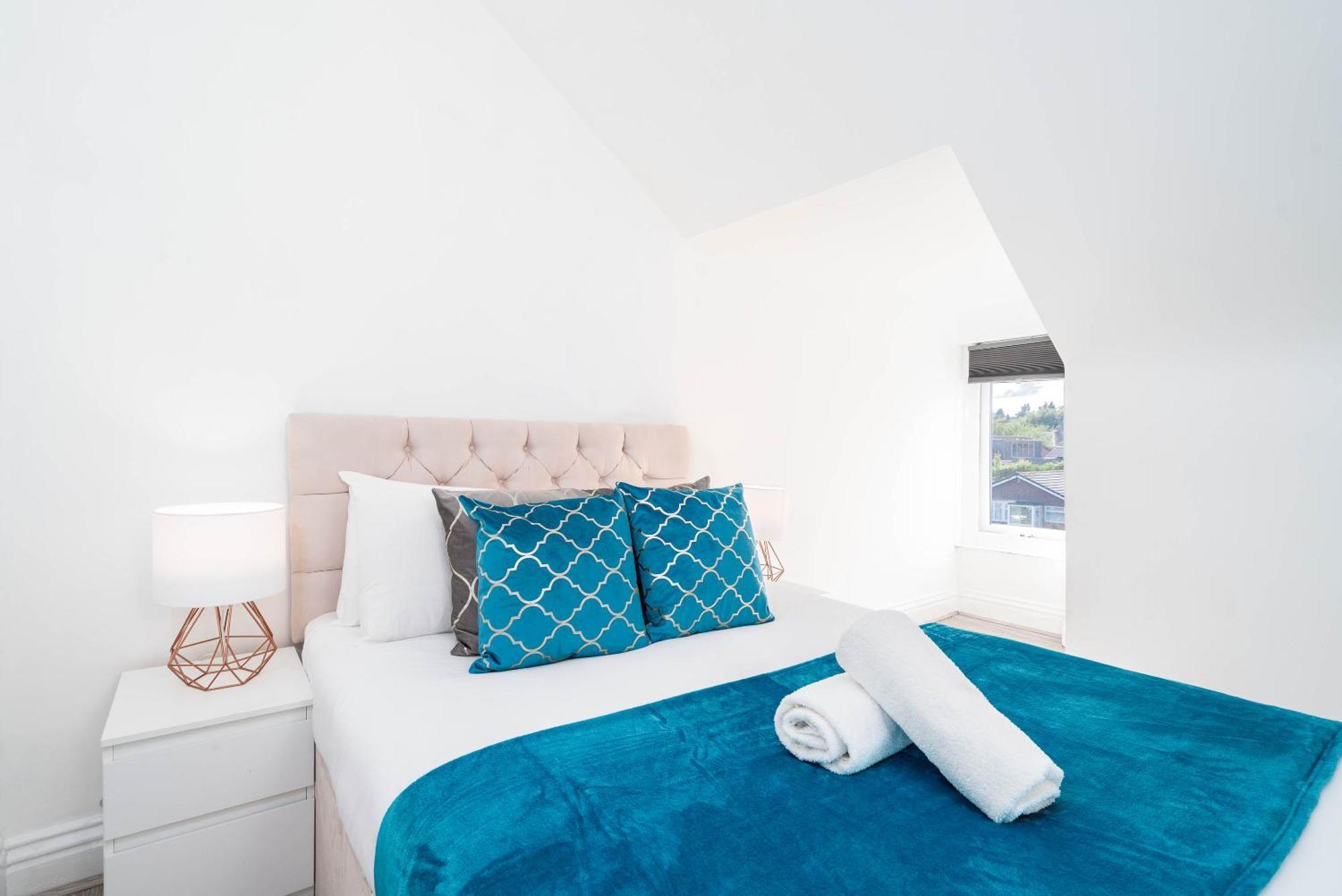 Five Bedroom Townhouse - Near Centre - Edgbaston - On Street Parking - Wifi - Netflix - 974p Birmingham