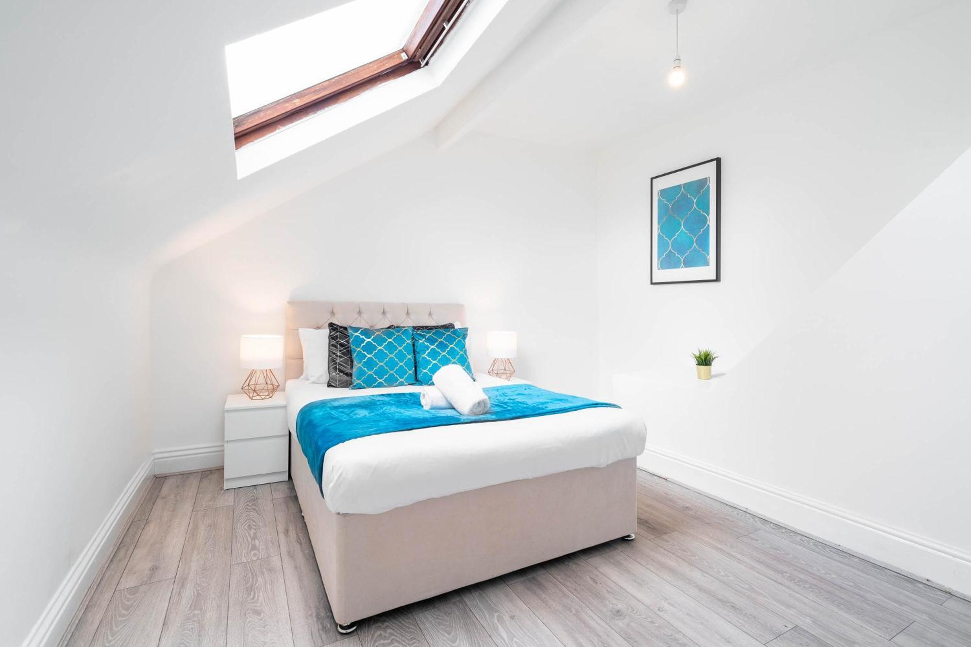 Holiday home Five Bedroom Townhouse - Near Centre - Edgbaston - On Street Parking - Wifi - Netflix - 974p *