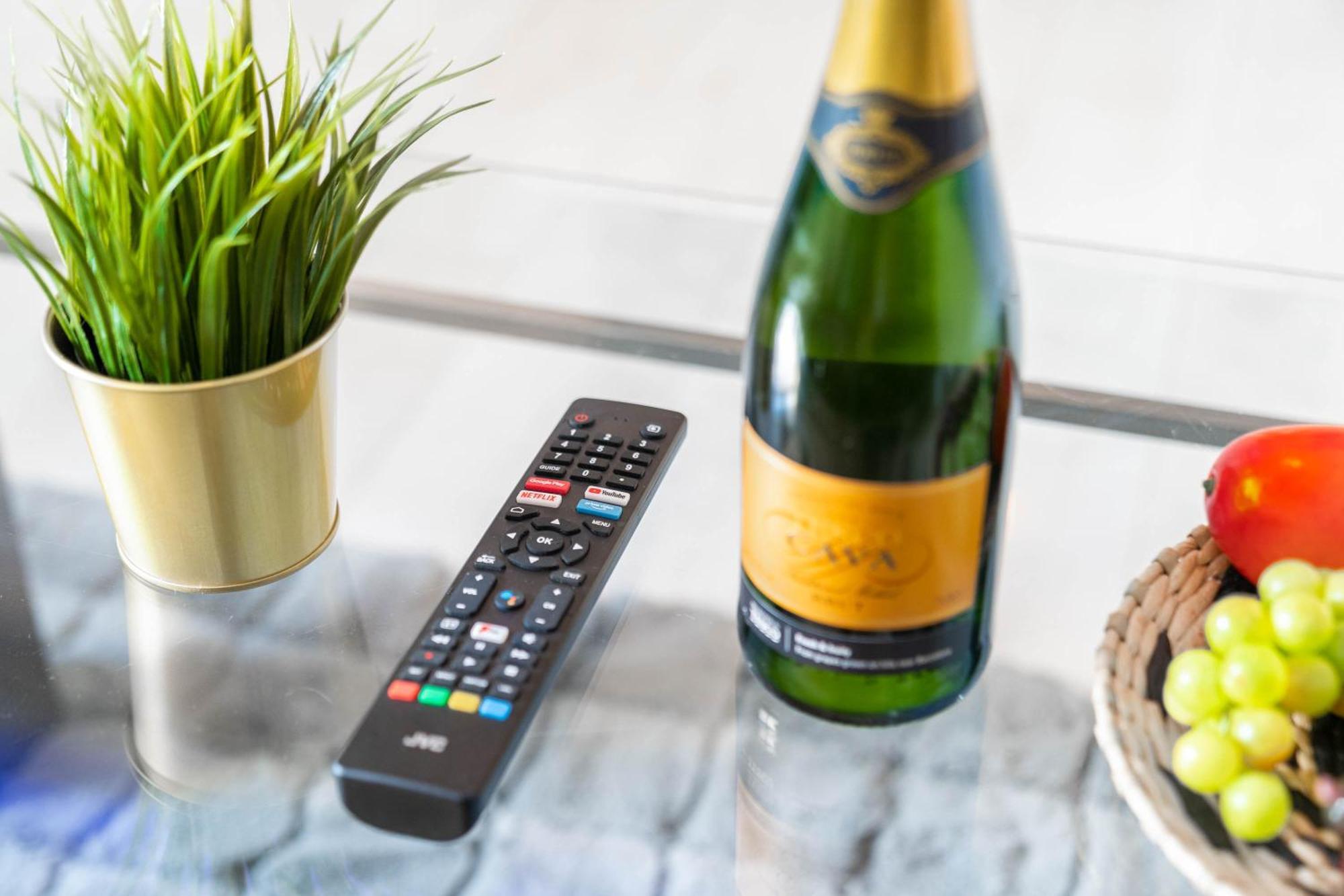 Five Bedroom Townhouse - Near Centre - Edgbaston - On Street Parking - Wifi - Netflix - 974p