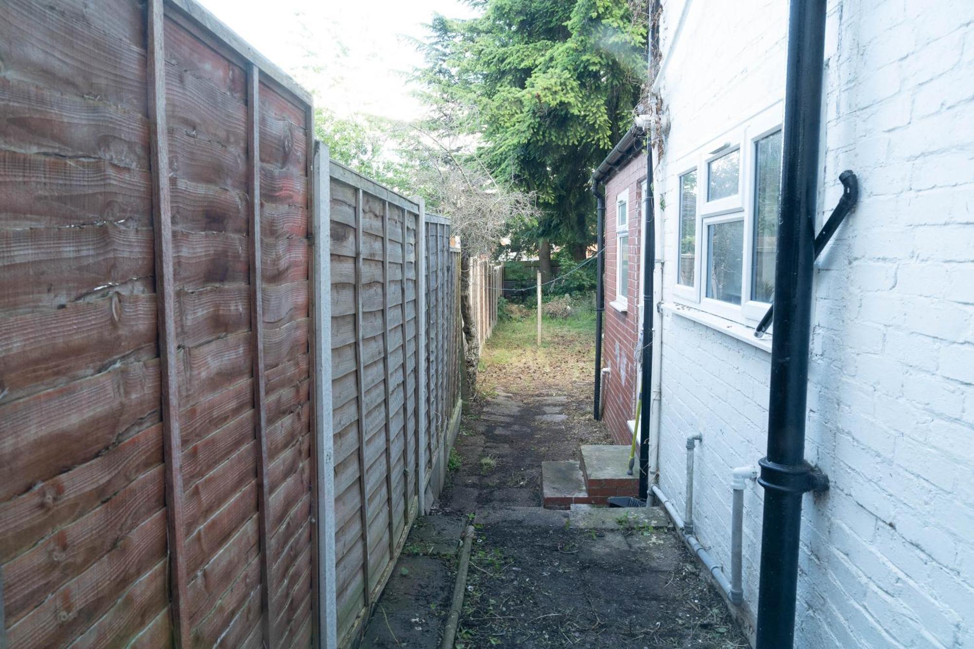 Five Bedroom Townhouse - Near Centre - Edgbaston - On Street Parking - Wifi - Netflix - 974p Holiday home Birmingham