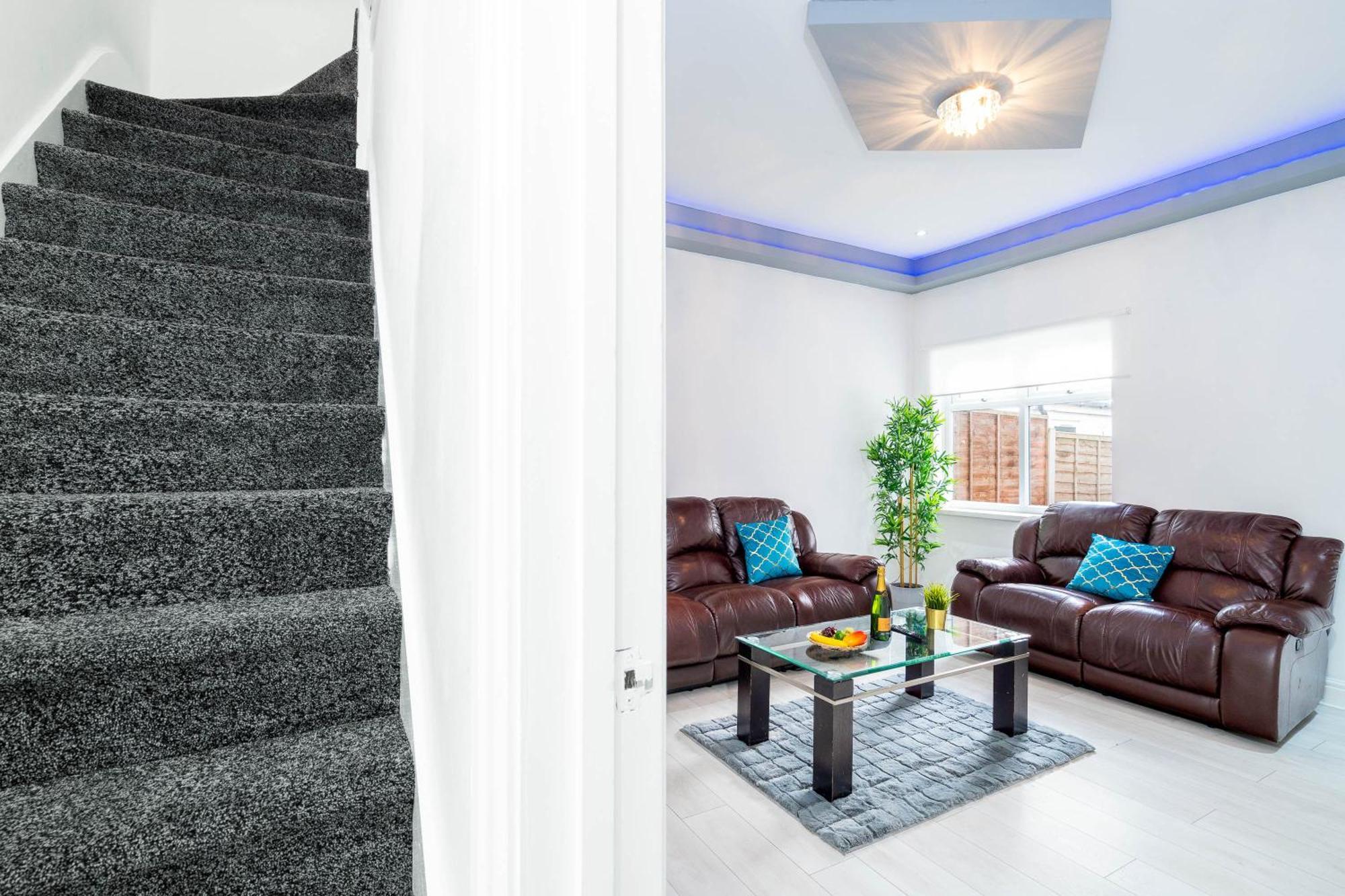 Five Bedroom Townhouse - Near Centre - Edgbaston - On Street Parking - Wifi - Netflix - 974p