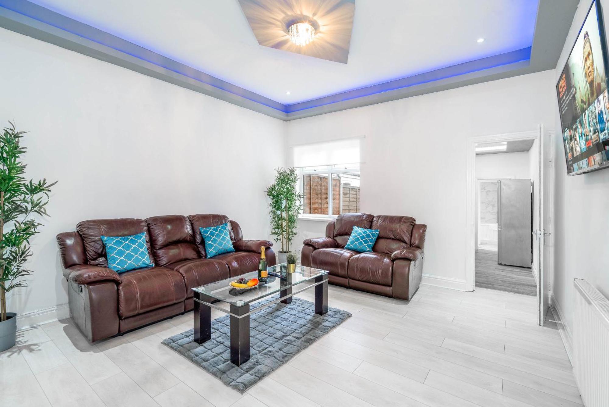 Five Bedroom Townhouse - Near Centre - Edgbaston - On Street Parking - Wifi - Netflix - 974p