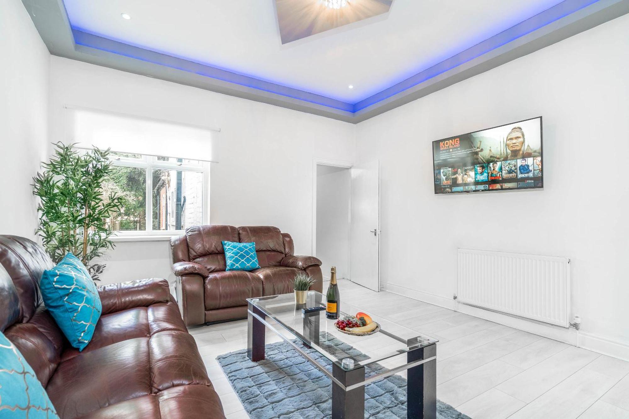 Holiday home Five Bedroom Townhouse - Near Centre - Edgbaston - On Street Parking - Wifi - Netflix - 974p