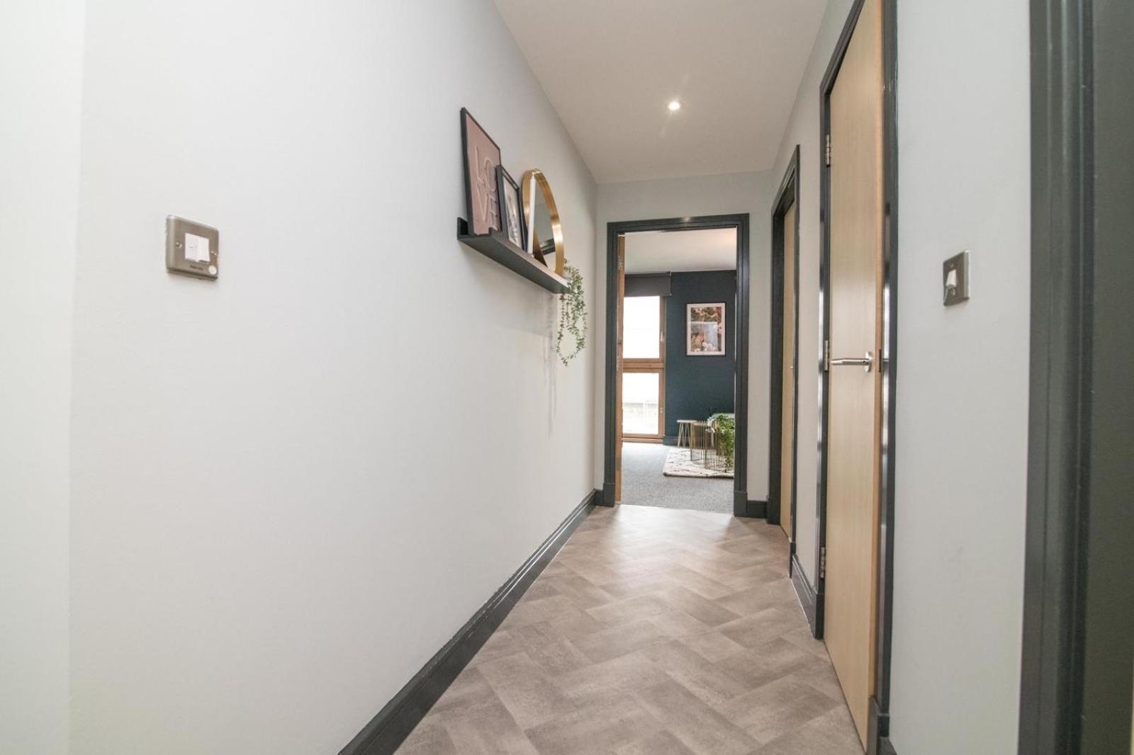 Apartment K - Temple Street *