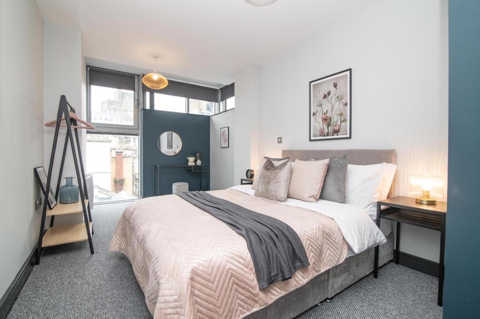 Apartment K - Temple Street *