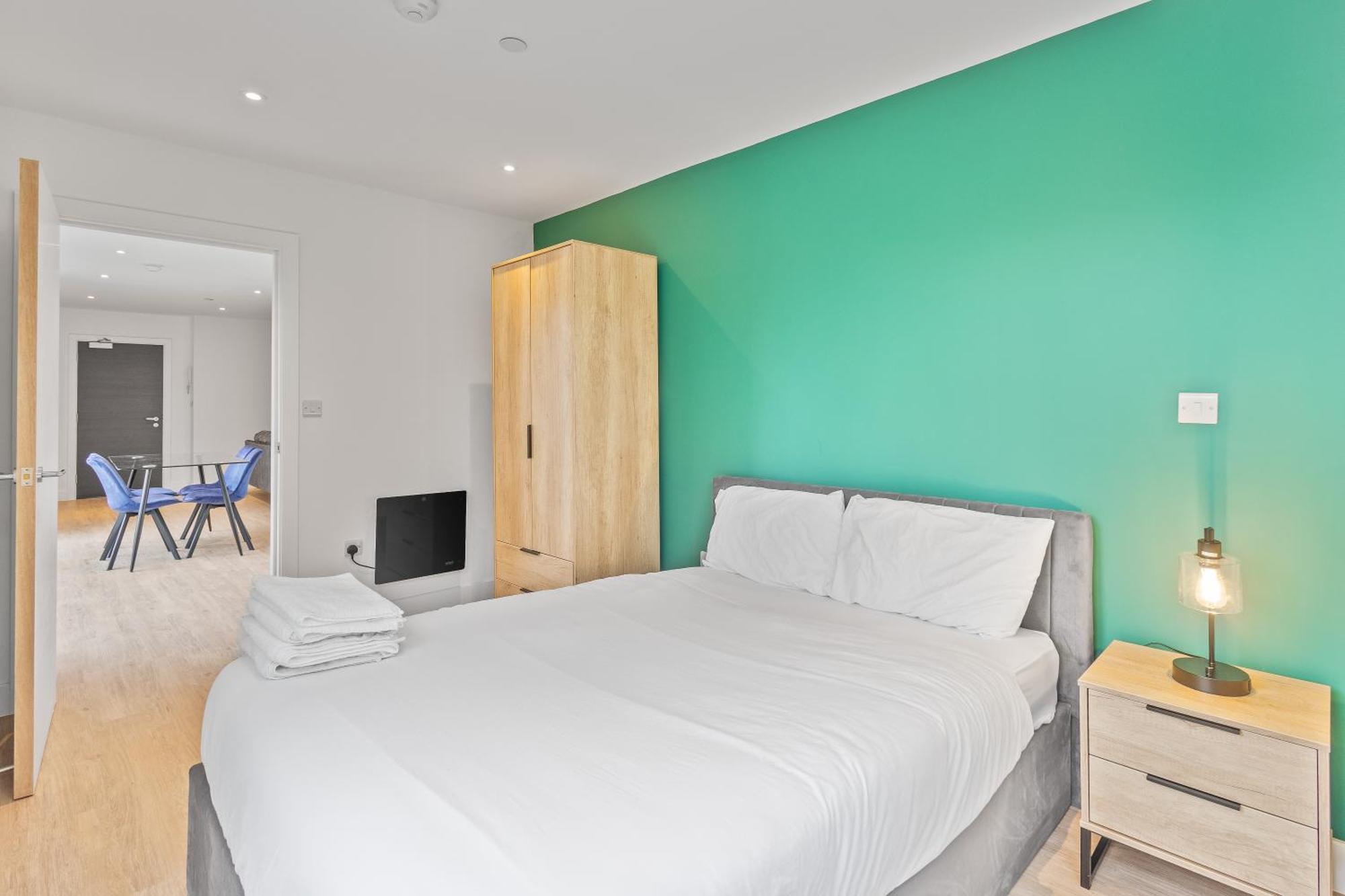 Apartment Nec Bhx Airport Hs2 World