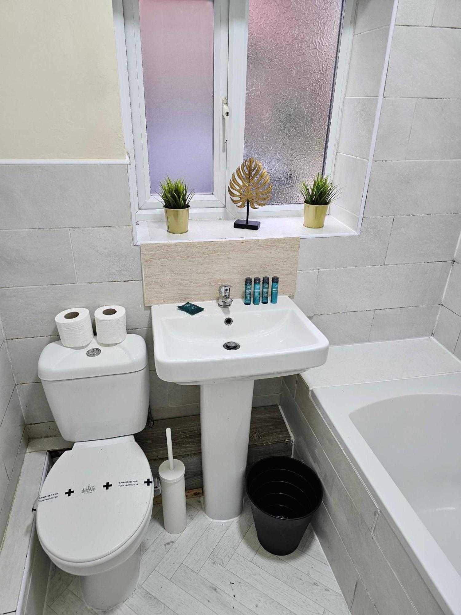 Tudors Esuites Budget