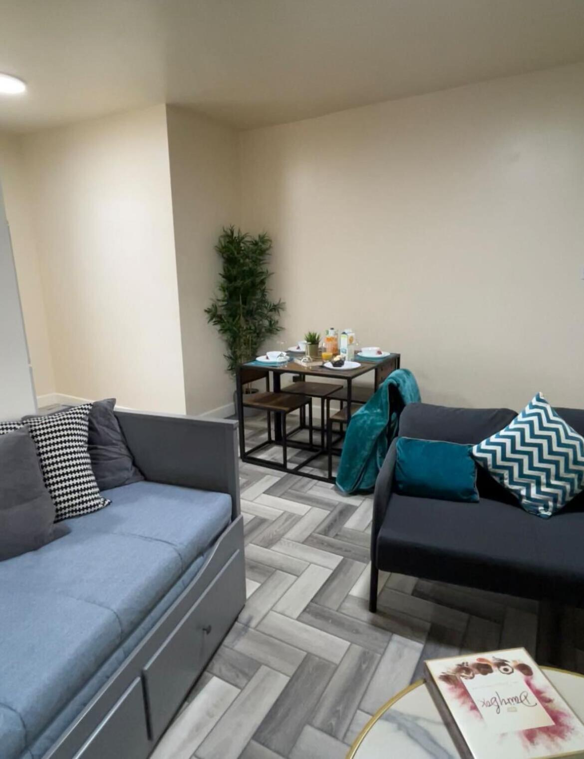 Tudors Esuites Budget Apartment Birmingham