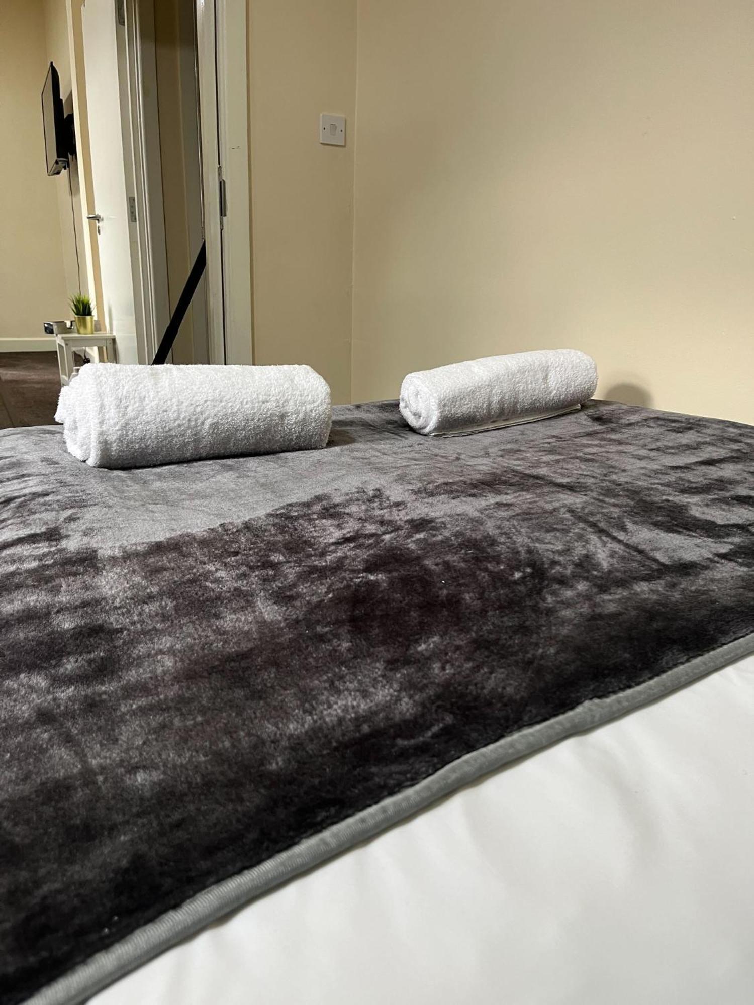 Tudors Esuites Budget