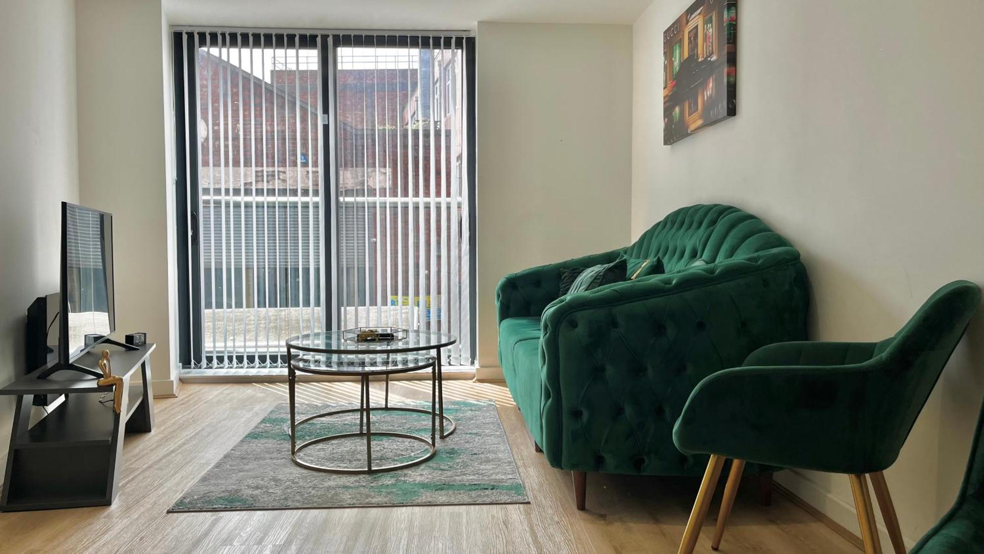 Apartment 2 Bedroom Modern Centre - With Balcony Birmingham