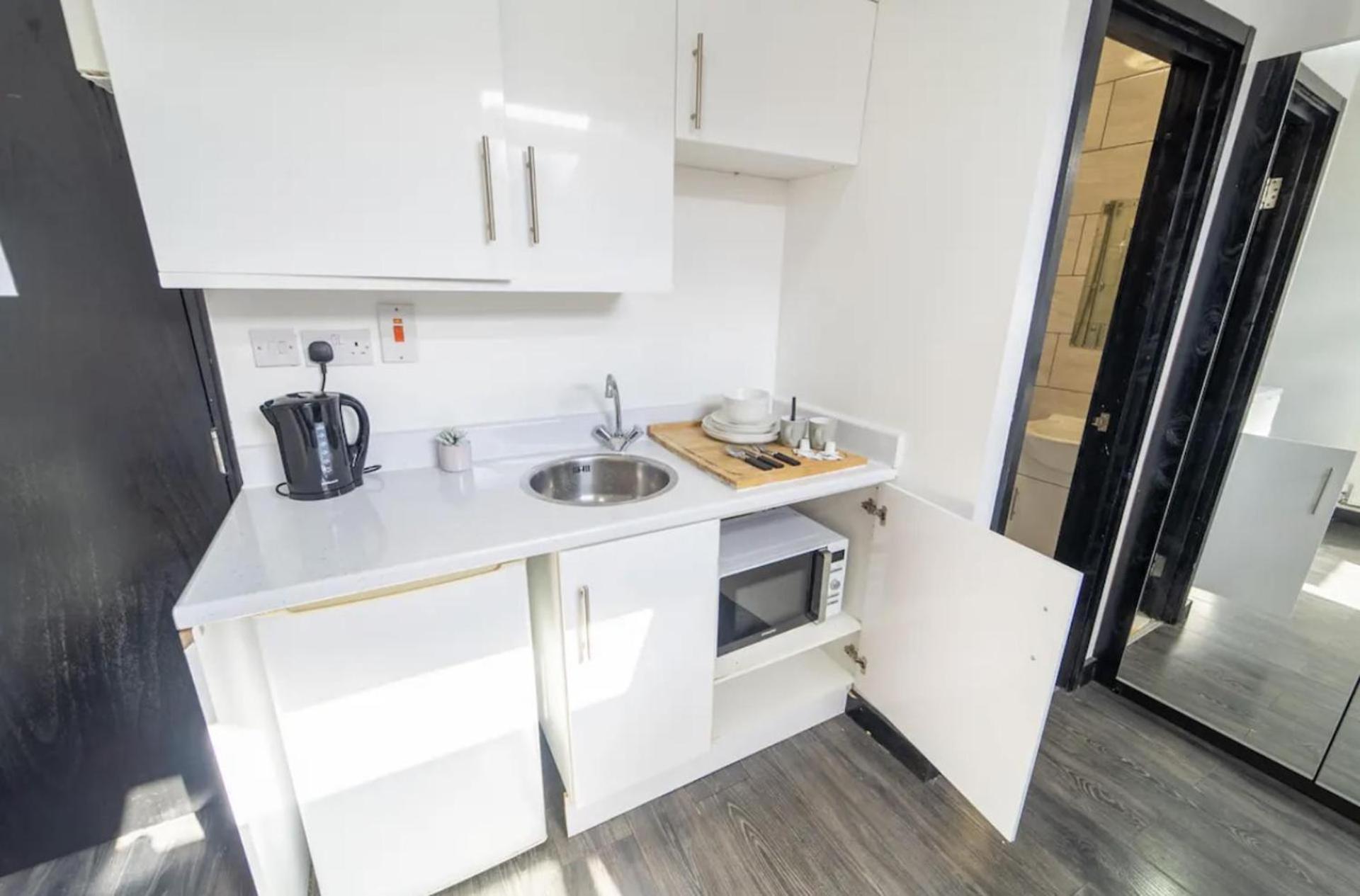 Stunning By Queen Elizabeth Hospital Apartment Birmingham