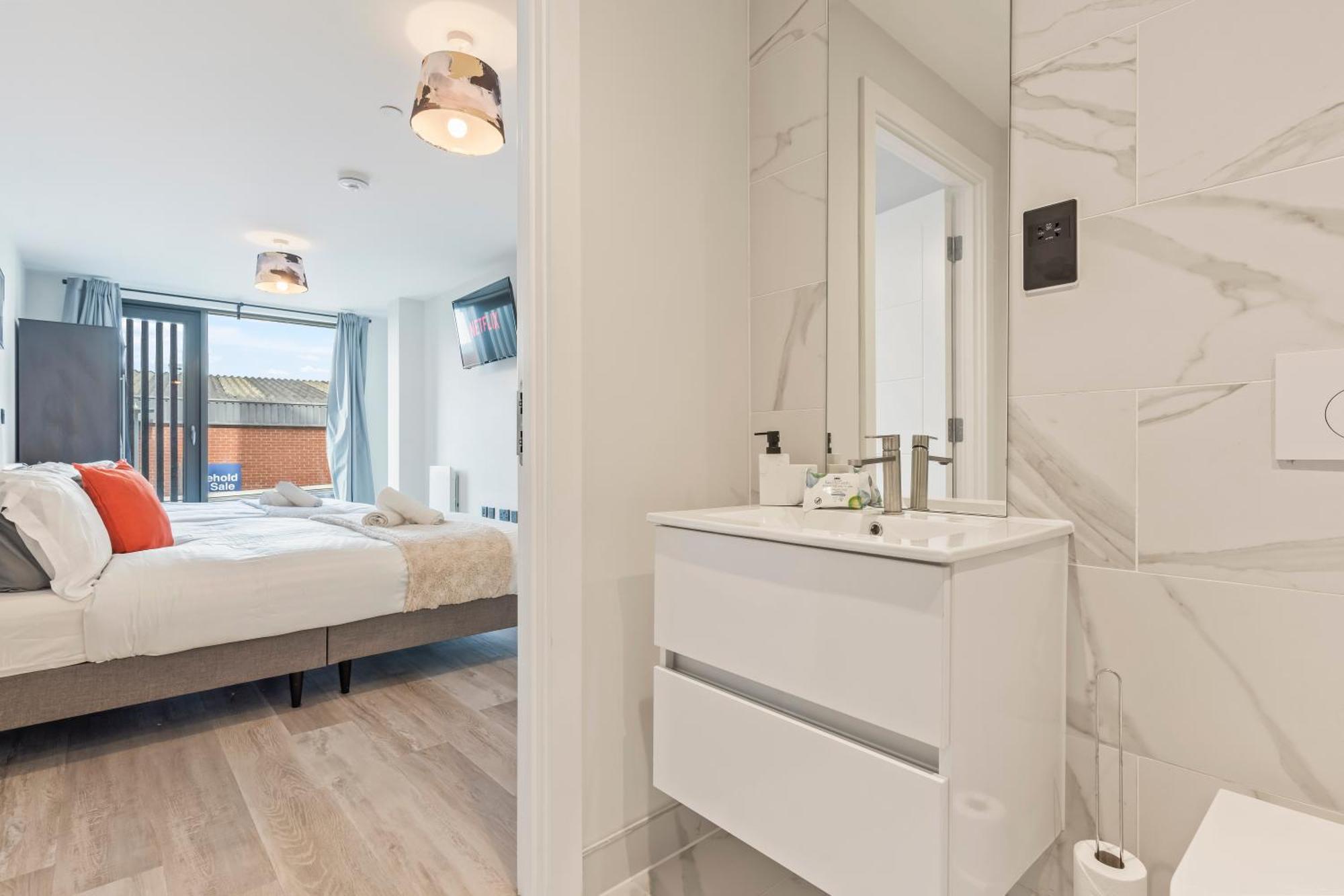 Meadow Haven 2 Bath 2 Bed - Onstreet Park- Netflix Apartment Birmingham