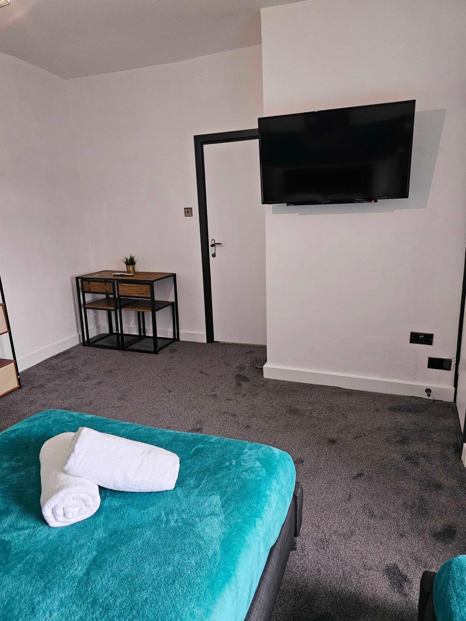 Apartment Tudors Esuites Two Bedroom