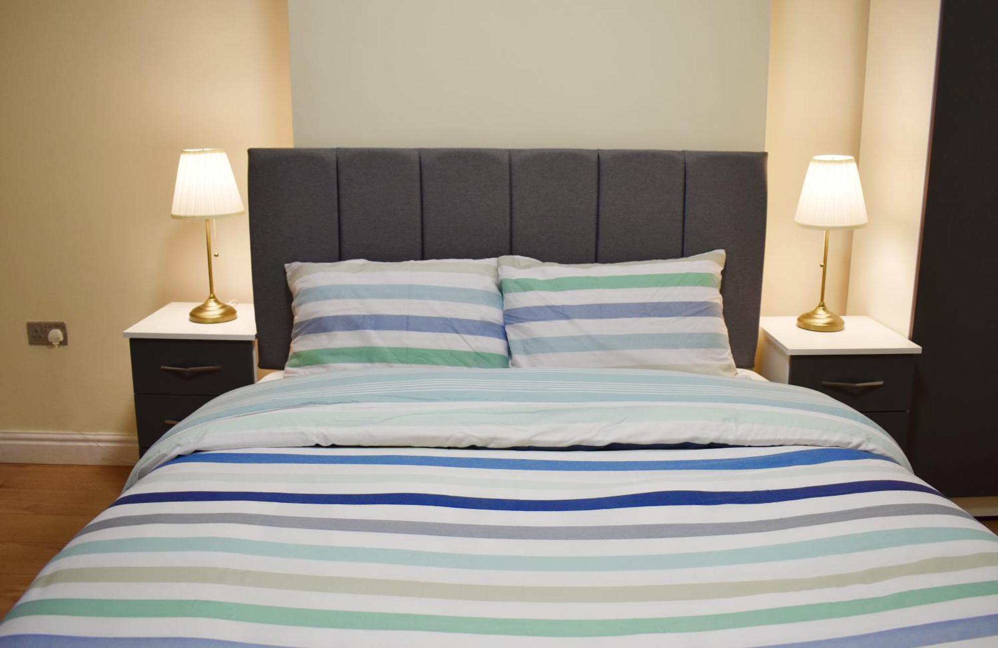Centre Bedroom, Parking, Wifi, Kitchen, Living * Birmingham