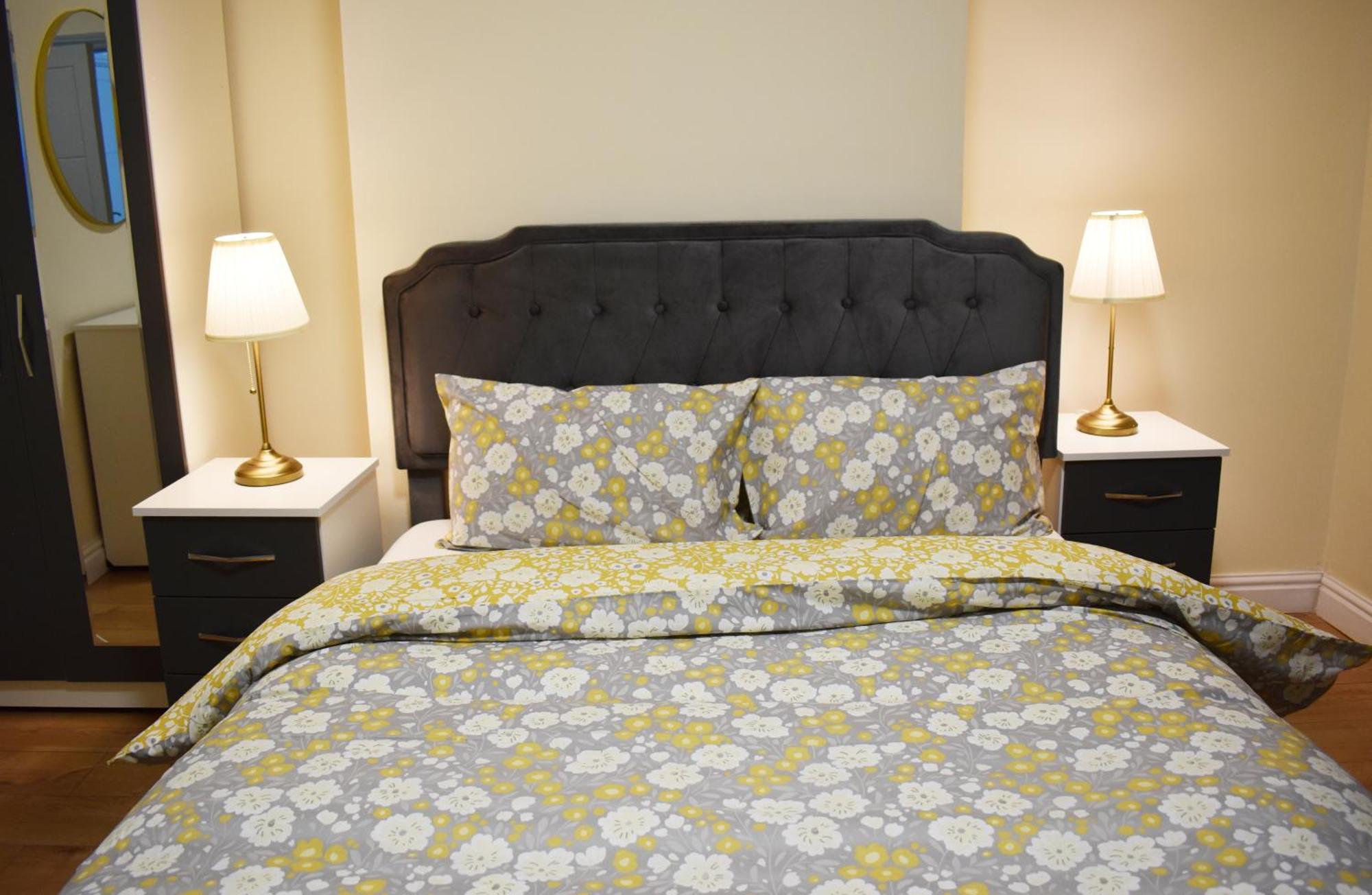 Centre Bedroom, Parking, Wifi, Kitchen, Living Birmingham
