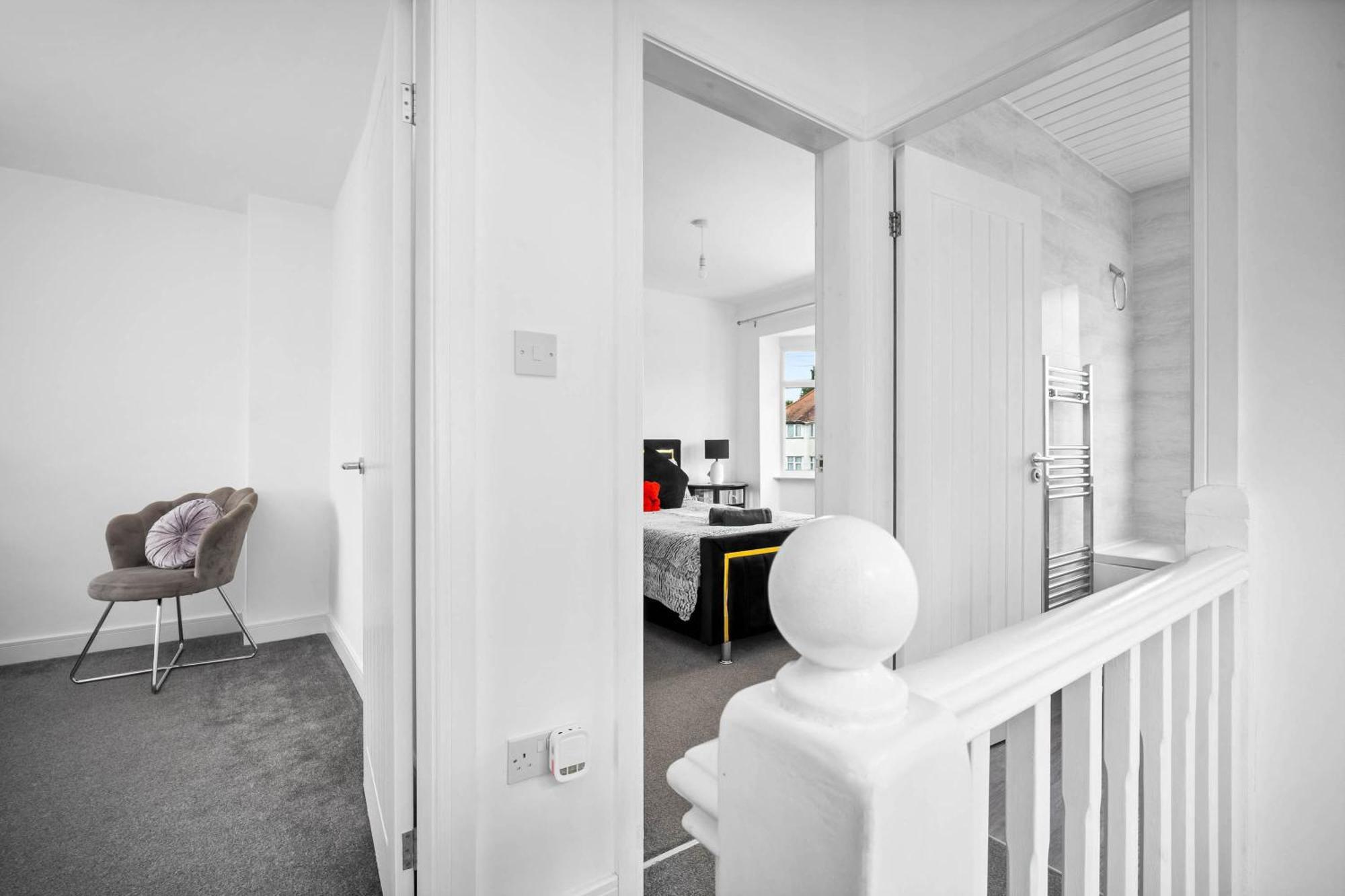 The Rock, Elegant 4 Bedroom House, Solihull, Close To Nec, Sleeps 8 Birmingham