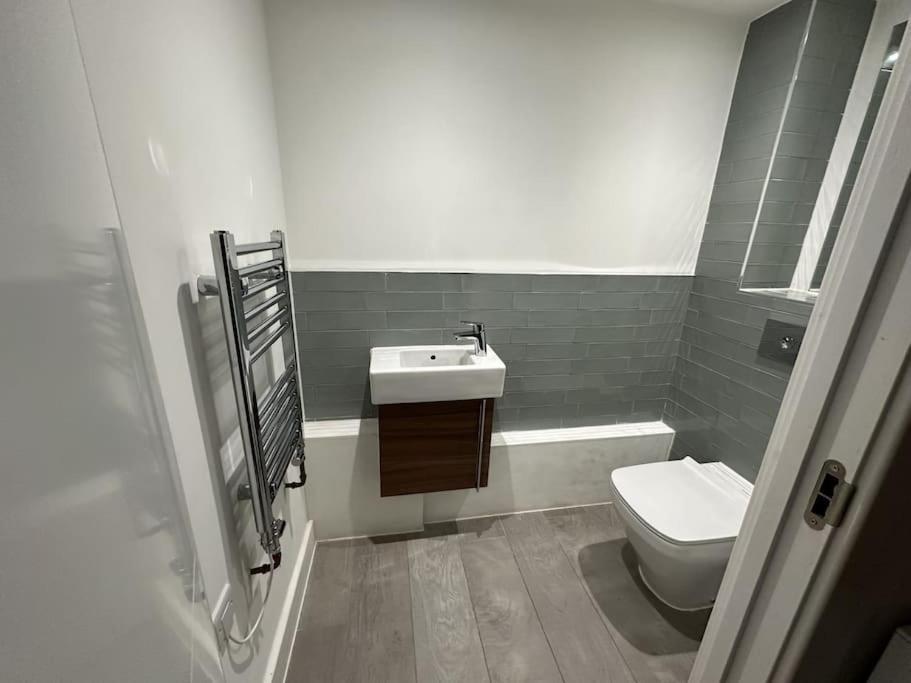 Apartment Luxurious 1-bedroom With Parking Birmingham