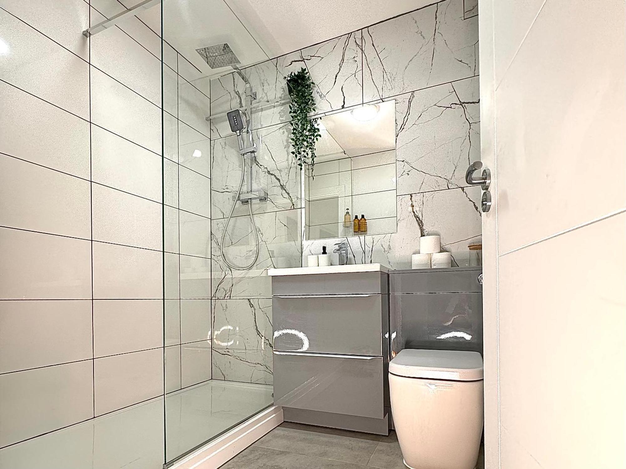 2 Bed Luxury Apartment