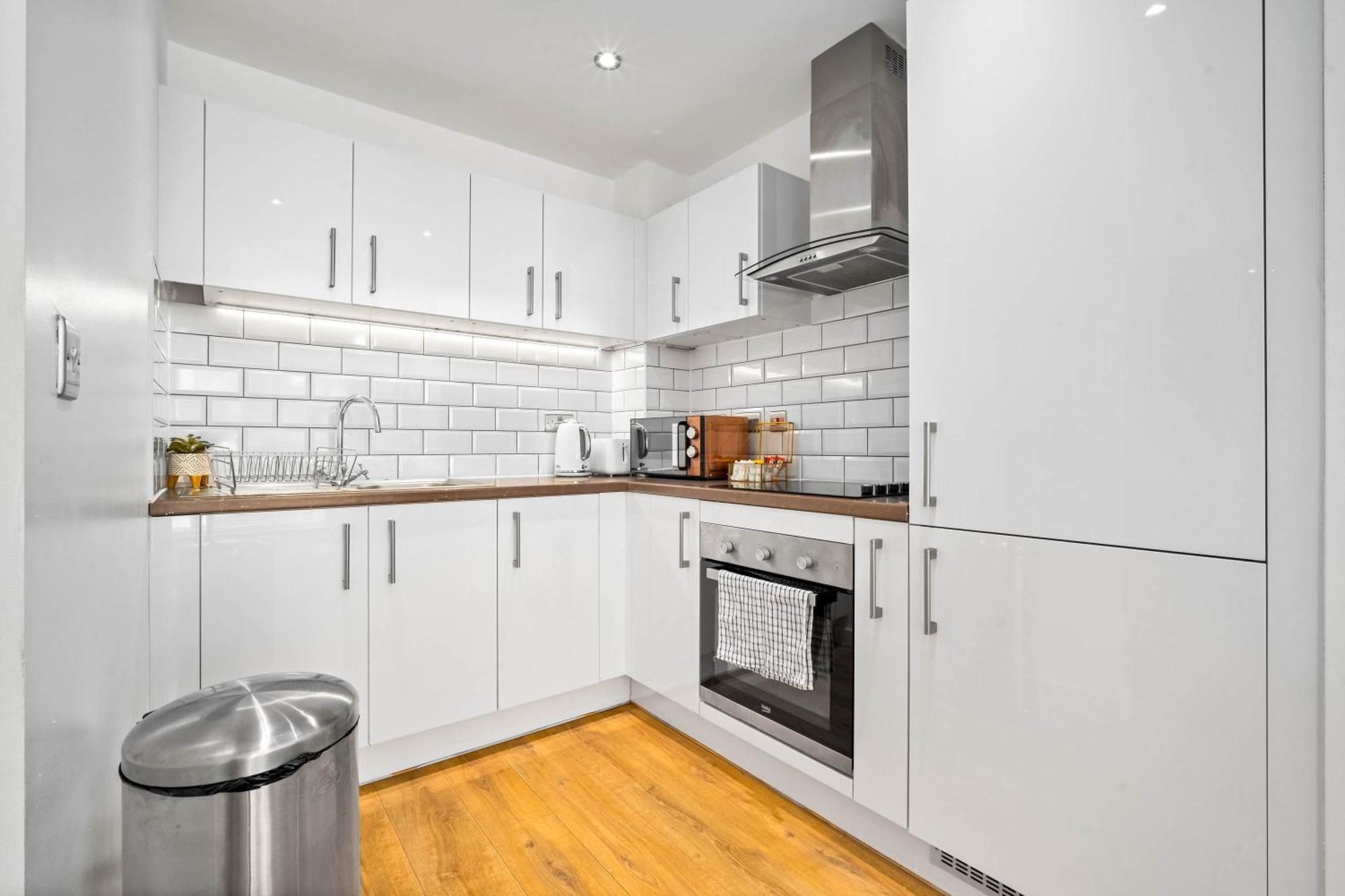 Luxury - Centre - Free Netflix & Wifi - 304h Apartment *